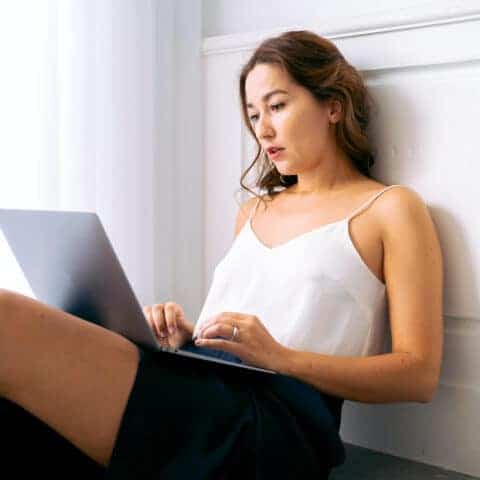 lady searching websites